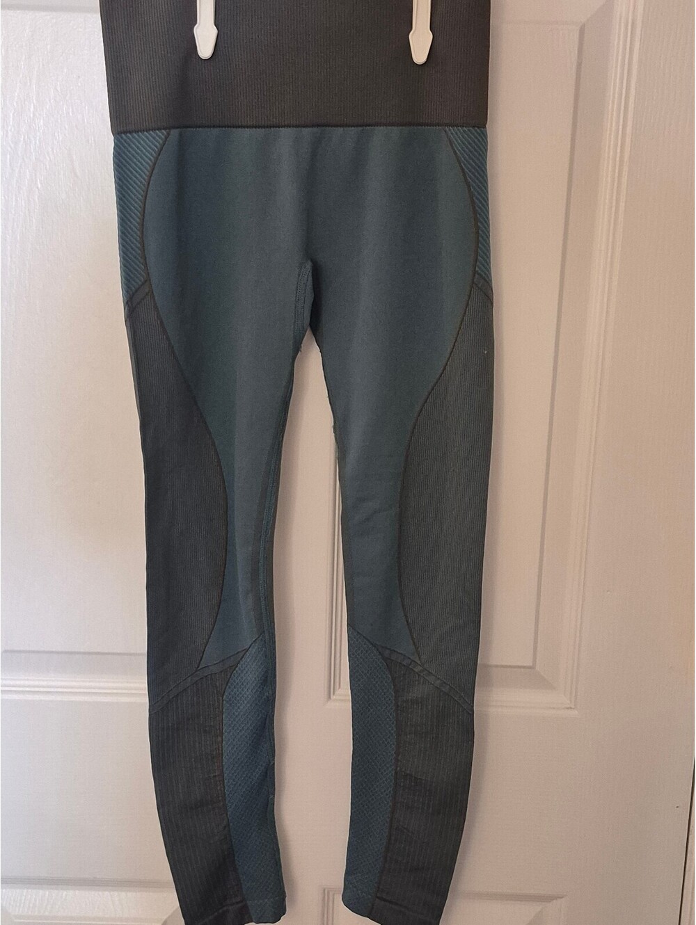Mono B Multi-Patterned Seamless Leggings (Style: APH2485)